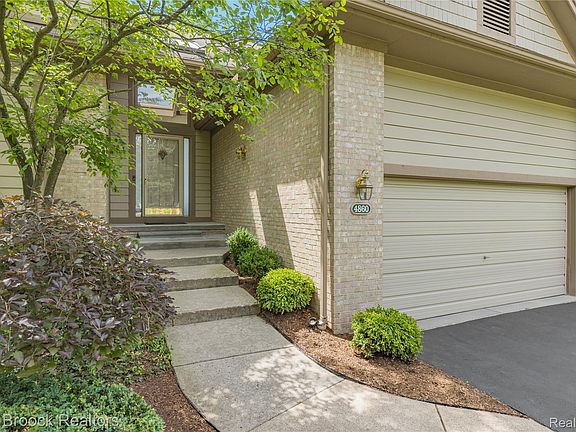 5th image of 4860 Lagoons Cir