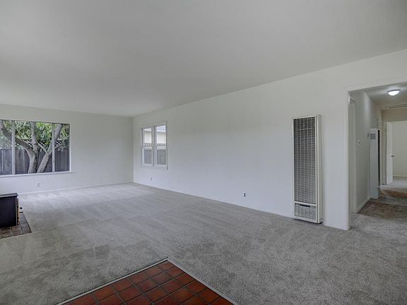 3rd image of 15183 Charmeran Ave