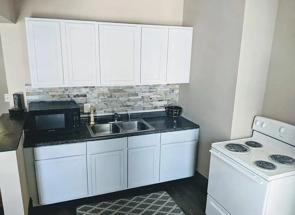 3 bed, 1444 sqft, $1,100 — Photo 3