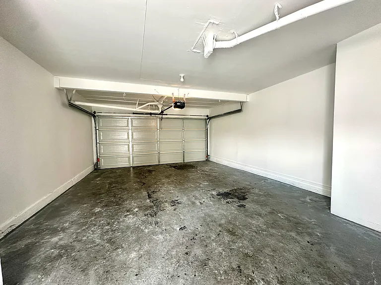 2230 S Grand Ave — Photo 14