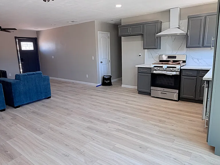 25293 Bay Ave — Photo 11