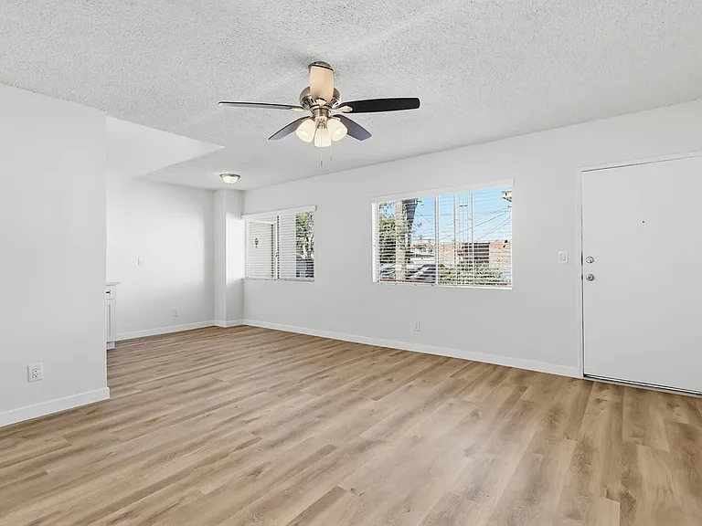 Apartment Building in Park Mesa Heights with Laundry On-Site and Parking — Photo 12