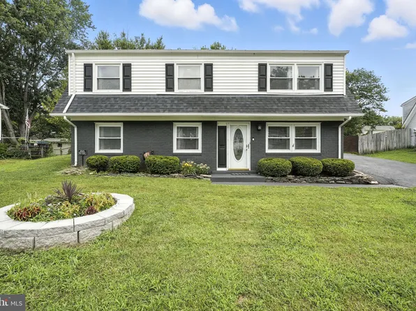 13005 Kerrydale Rd, Woodbridge, VA 22193