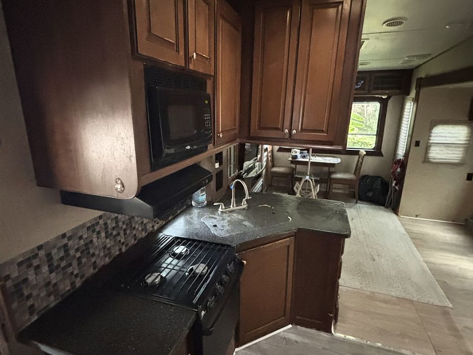 1st image of 2810 S Palmetto Ave