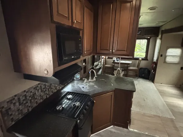 2810 S Palmetto Ave, Sanford, FL 32773