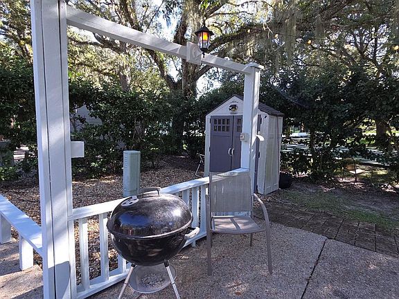 3rd image of 376 Bear Trl