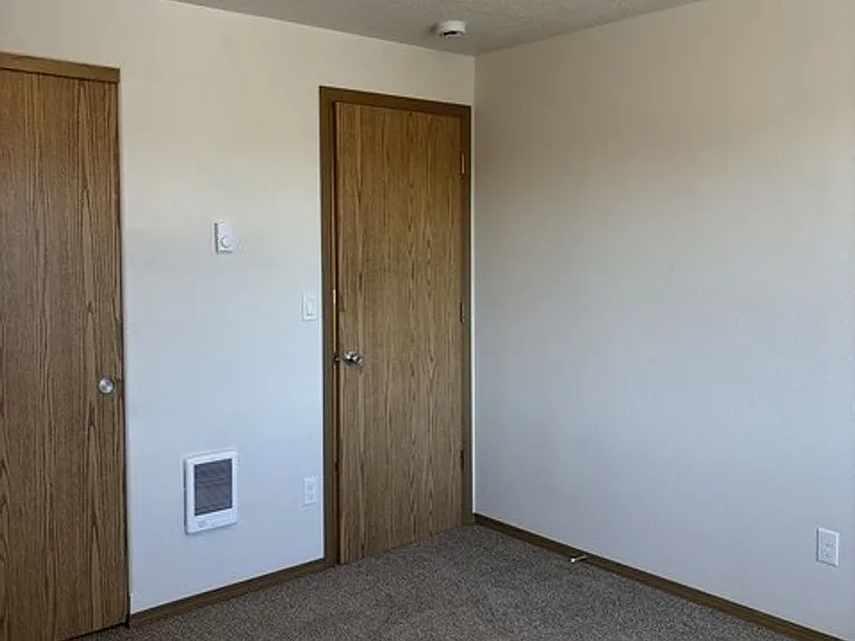 391-393 Clover St — Photo 12