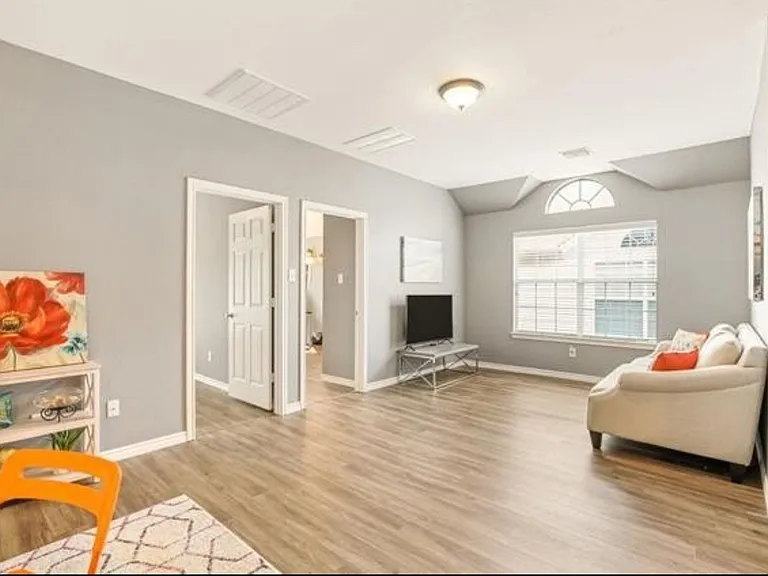 4960 Obrien Way — Photo 9