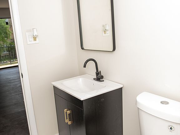 4th image of 101 Oglesby Ave #11250577