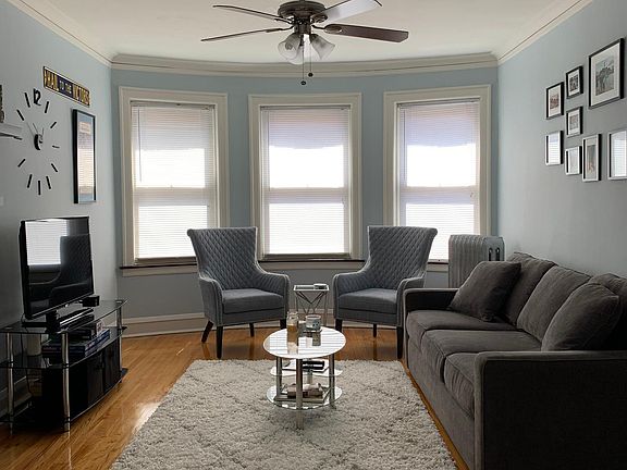 4th image of 5062 N Winchester Ave APT 2W