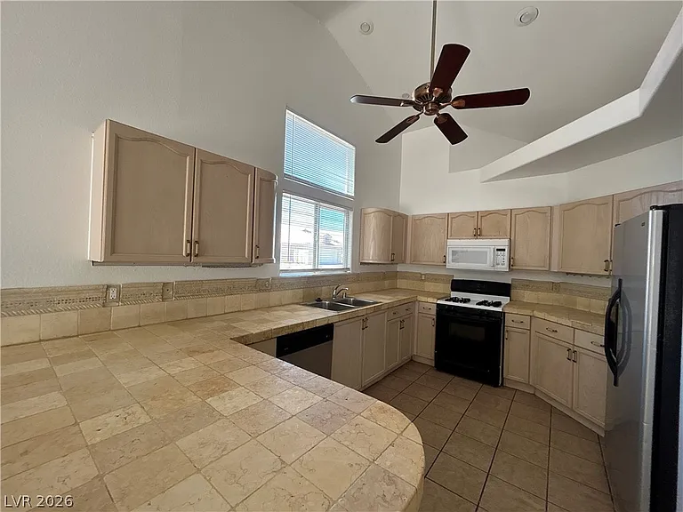 7200 Eagle Crest St — Photo 6