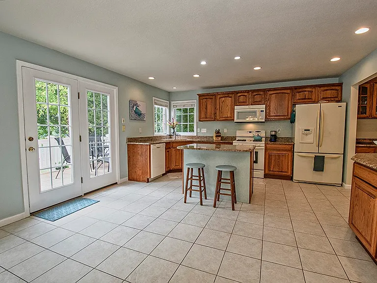 134 Chapel Harbor Dr — Photo 9