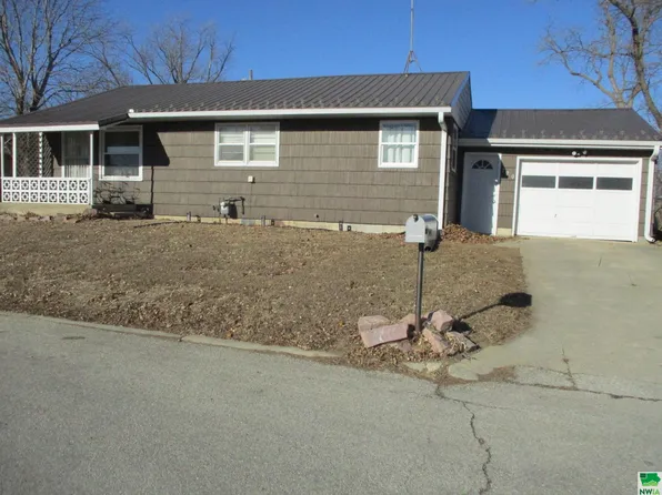 720 N 2nd St, Cherokee, IA 51012