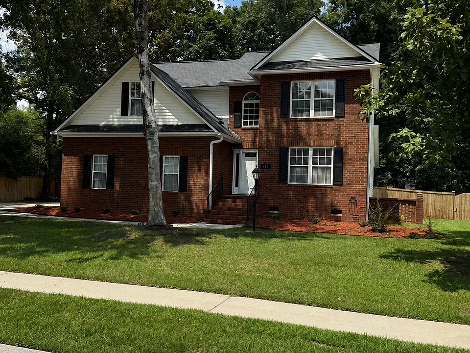 111 Haleswood Cir