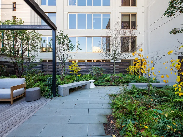 75 Kenmare St #4D — Photo 20