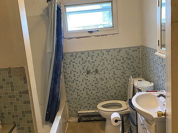 2nd image of 212 Morton Ave