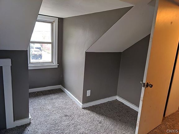 4th image of 622 Breman Ave