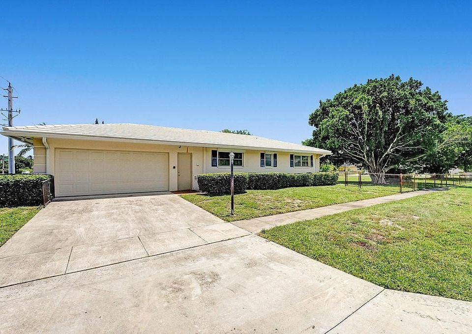 Side of house & garage door!