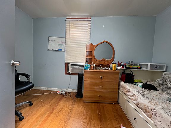 5th image of 25-40 22nd St #2