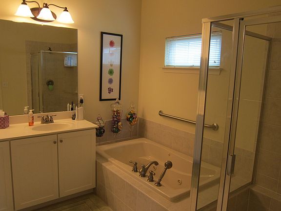 Soaking Tub with Jets