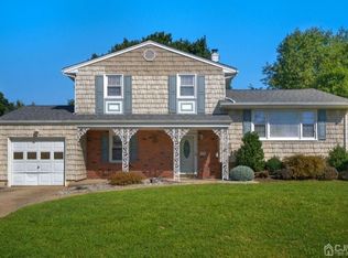 121 Risoli Ter, South Plainfield, NJ 07080