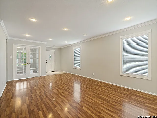 200 Katie Ct — Photo 2