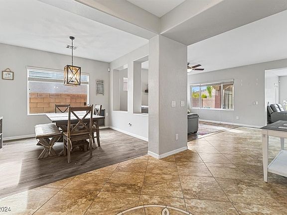 4th image of 7141 Royal Melbourne Dr