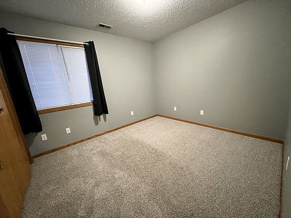 5th image of 411 W Zeller St
