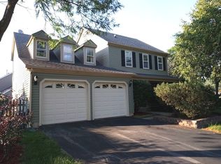 1710 Pebblewood Ln, Hoffman Estates, IL 60192