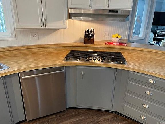 3rd image of 2250 N Broadway N #33
