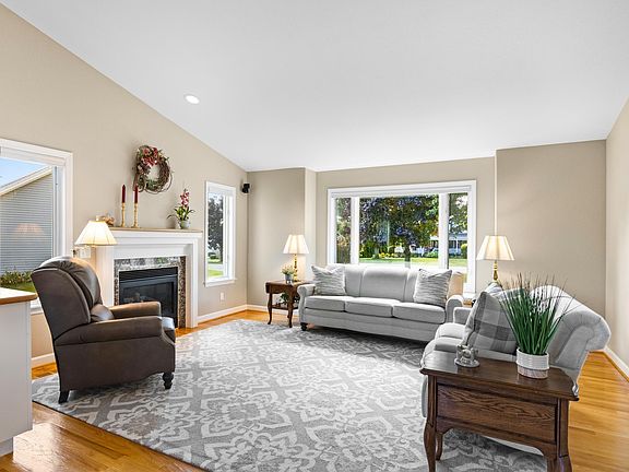 5th image of 4022 Hidden Creek Dr