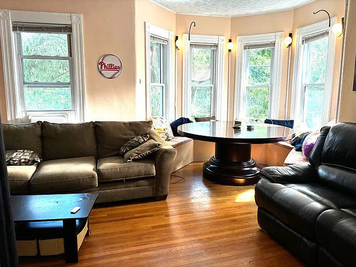 4 bed, 2.0 bath, $3,400 — Photo 4