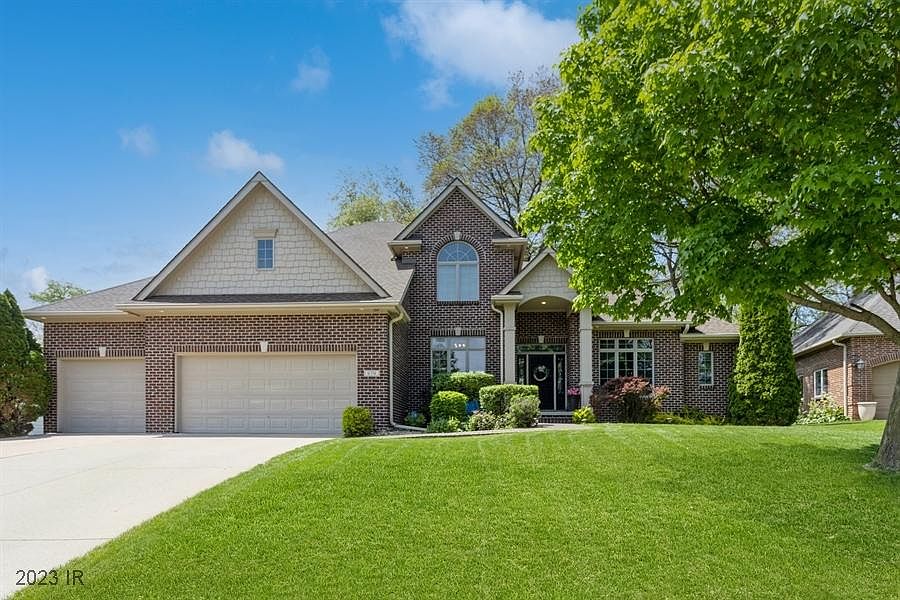 670 SE Brentwood Dr, Waukee, IA 50263 Zillow