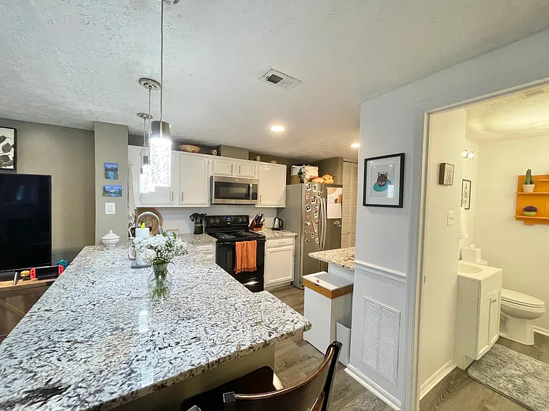 525 Pensacola Dr — Photo 3