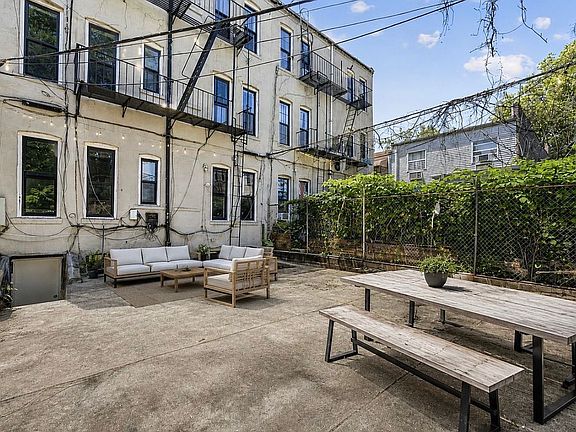 3rd image of 507 Central Ave APT 1R