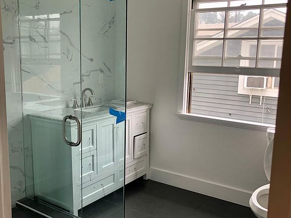 4th image of 1800 N Mariposa Ave #1802