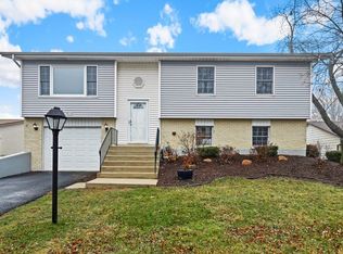 5216 Arquilla Dr, Richton Park, IL 60471