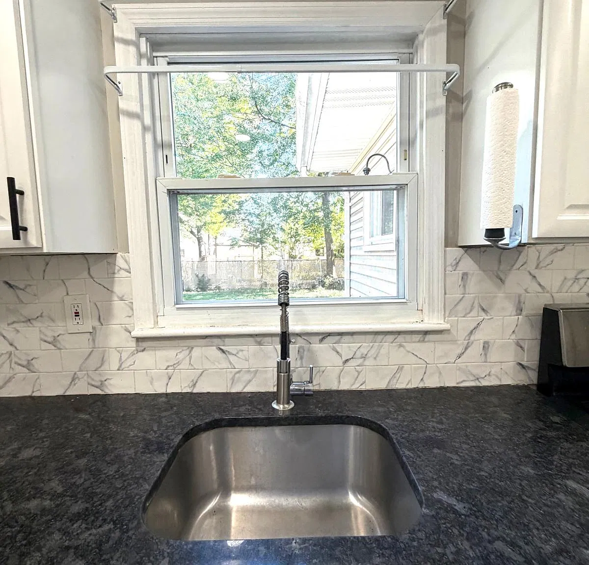 5 bed, 1400 sqft, $3,850 — Photo 3