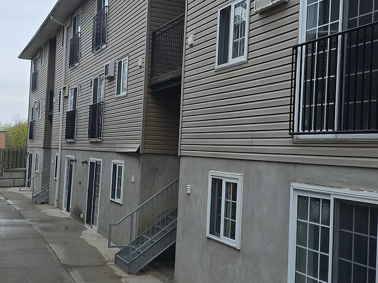 274 Highland Rd E #10 — Photo 20