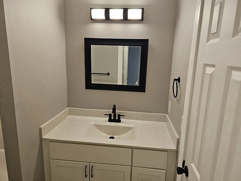 20 Lakeshore Dr #A — Photo 13