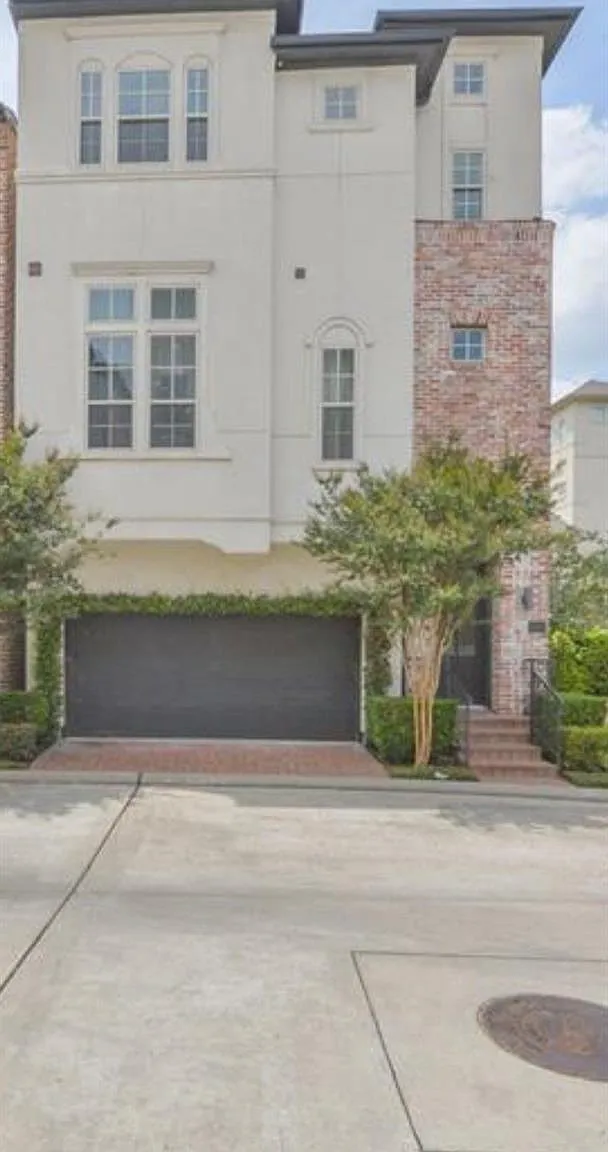 3 bed, 3.5 bath, 2984 sqft, $5,500 — Photo 1