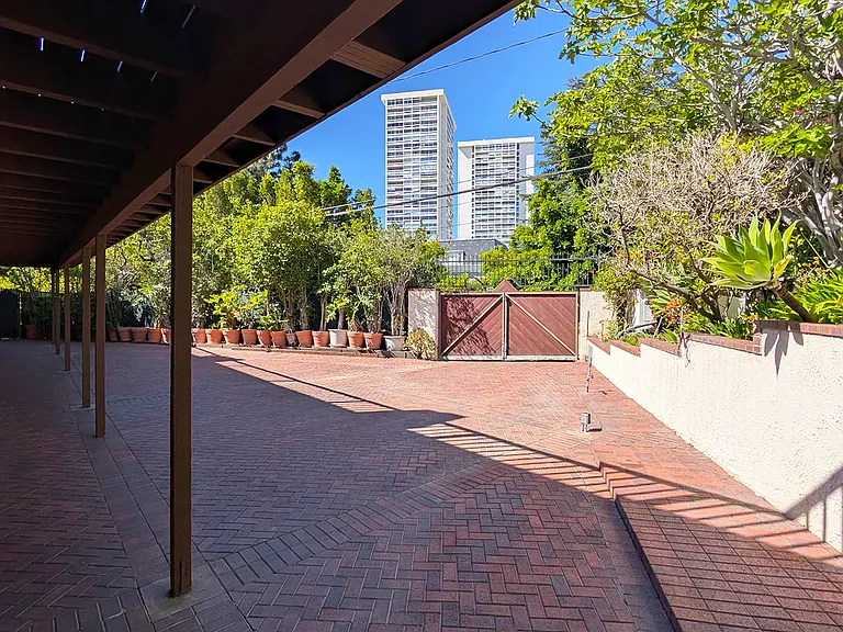 545 Hillgreen Dr — Photo 46