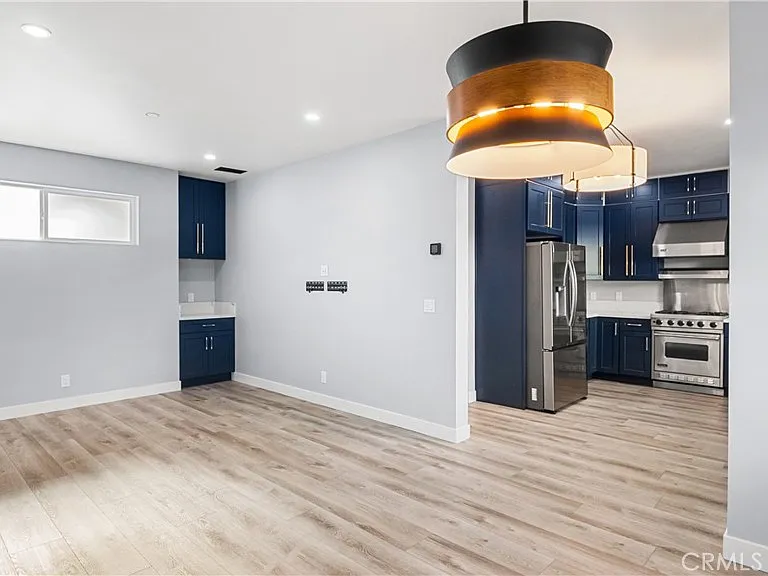 727 E Myrtle Ave #B — Photo 9