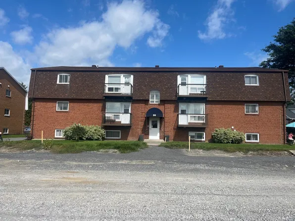55 Race St #9, Cornwall, ON K6H 1G7