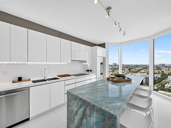 5th image of 300 S Pointe Dr APT 2104