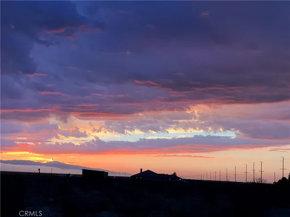 3 Del Oro Rd, Apple Valley, CA 92308