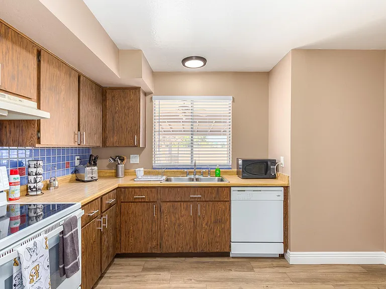 6132 W Mauna Loa Ln — Photo 3