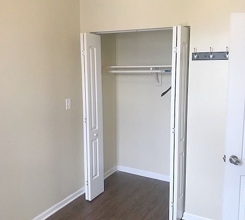 5th image of 1544 W Wabansia Ave APT 2R