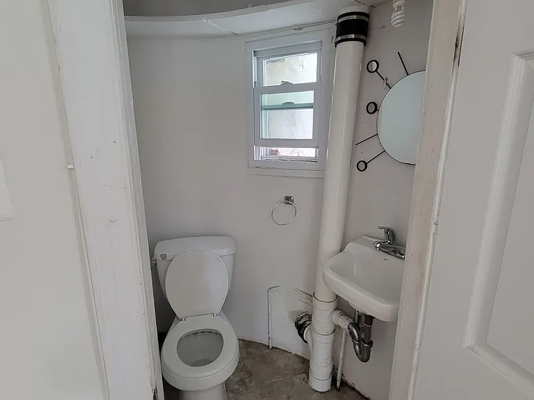 419 Fairmount Ave #B — Photo 25