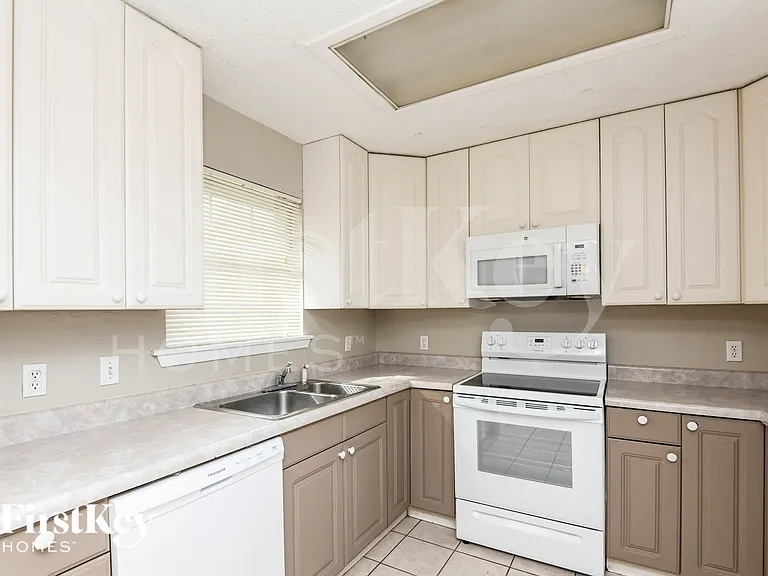 6508 Normandy Rd — Photo 6